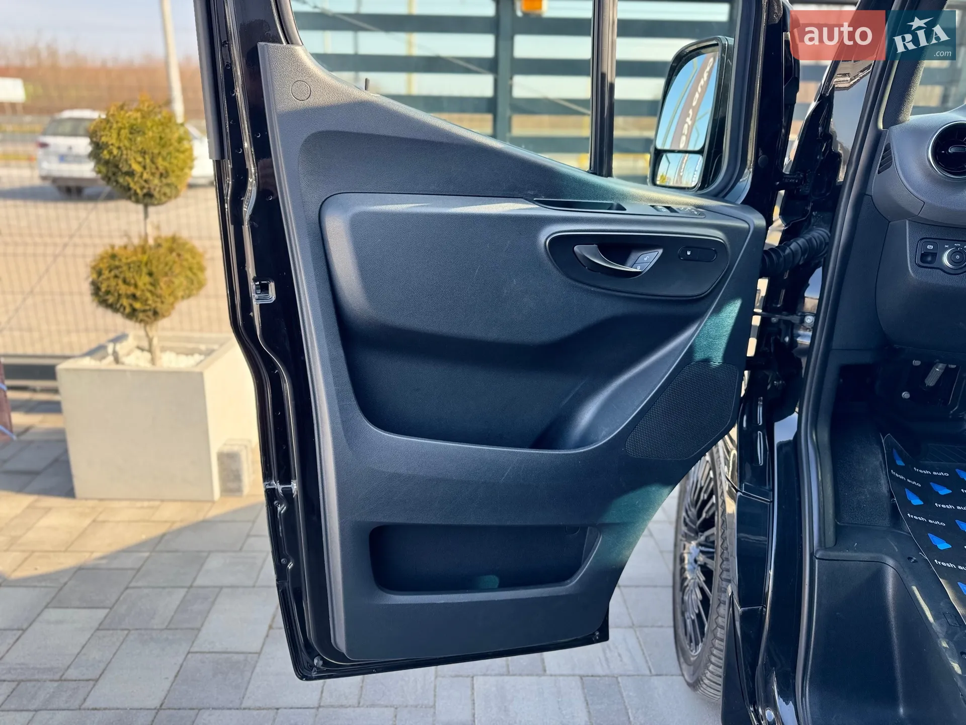 2019 Mercedes-Benz Sprinter - мініатюра 14