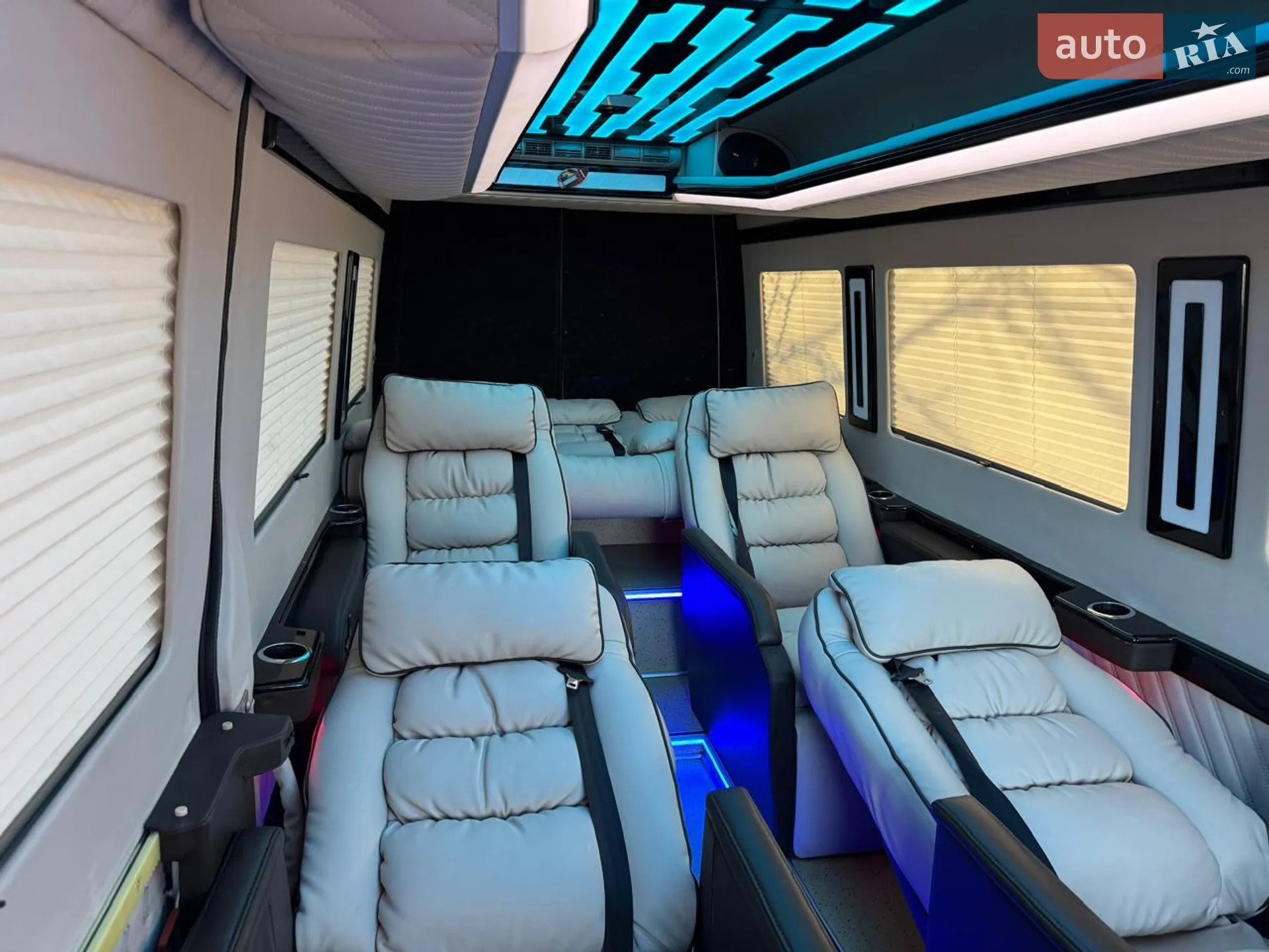 2015 Mercedes-Benz Sprinter - мініатюра 44