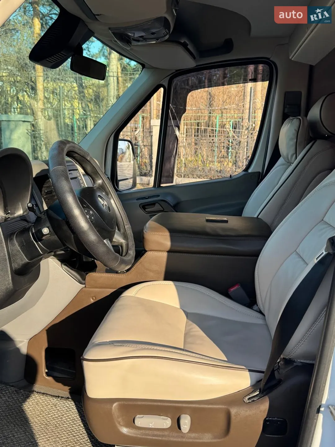 2015 Mercedes-Benz Sprinter - мініатюра 52