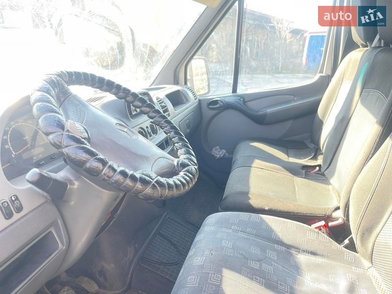 Микроавтобус грузовой (до 3,5т) Mercedes-Benz Sprinter 2004 в Одессе фото 7 Микроавтобус грузовой (до 3,5т) Mercedes-Benz Sprinter 2004 в Одессе