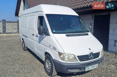 Грузовой фургон Mercedes-Benz Sprinter 2004 в Владимирце