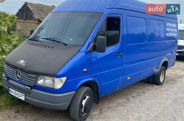 Вантажний фургон Mercedes-Benz Sprinter 1998 в Кілії