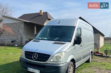 Грузовой фургон Mercedes-Benz Sprinter 2008 в Владимирце