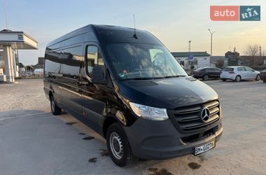 Минивэн Mercedes-Benz Sprinter 2022 в Вараше