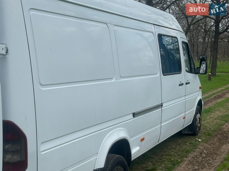 Грузопассажирский фургон Mercedes-Benz Sprinter 2004 в Николаеве