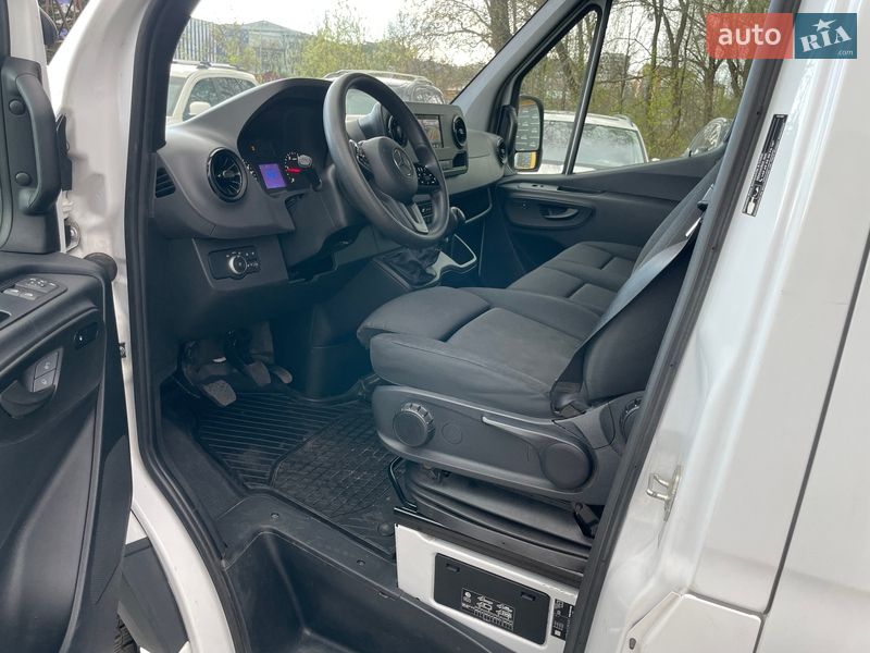 Грузовой фургон Mercedes-Benz Sprinter 2023 в Львове