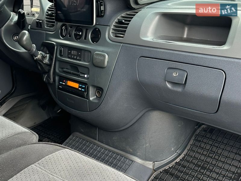 Грузопассажирский фургон Mercedes-Benz Sprinter 2004 в Шептицькому фото 12 Грузопассажирский фургон Mercedes-Benz Sprinter 2004 в Шептицькому