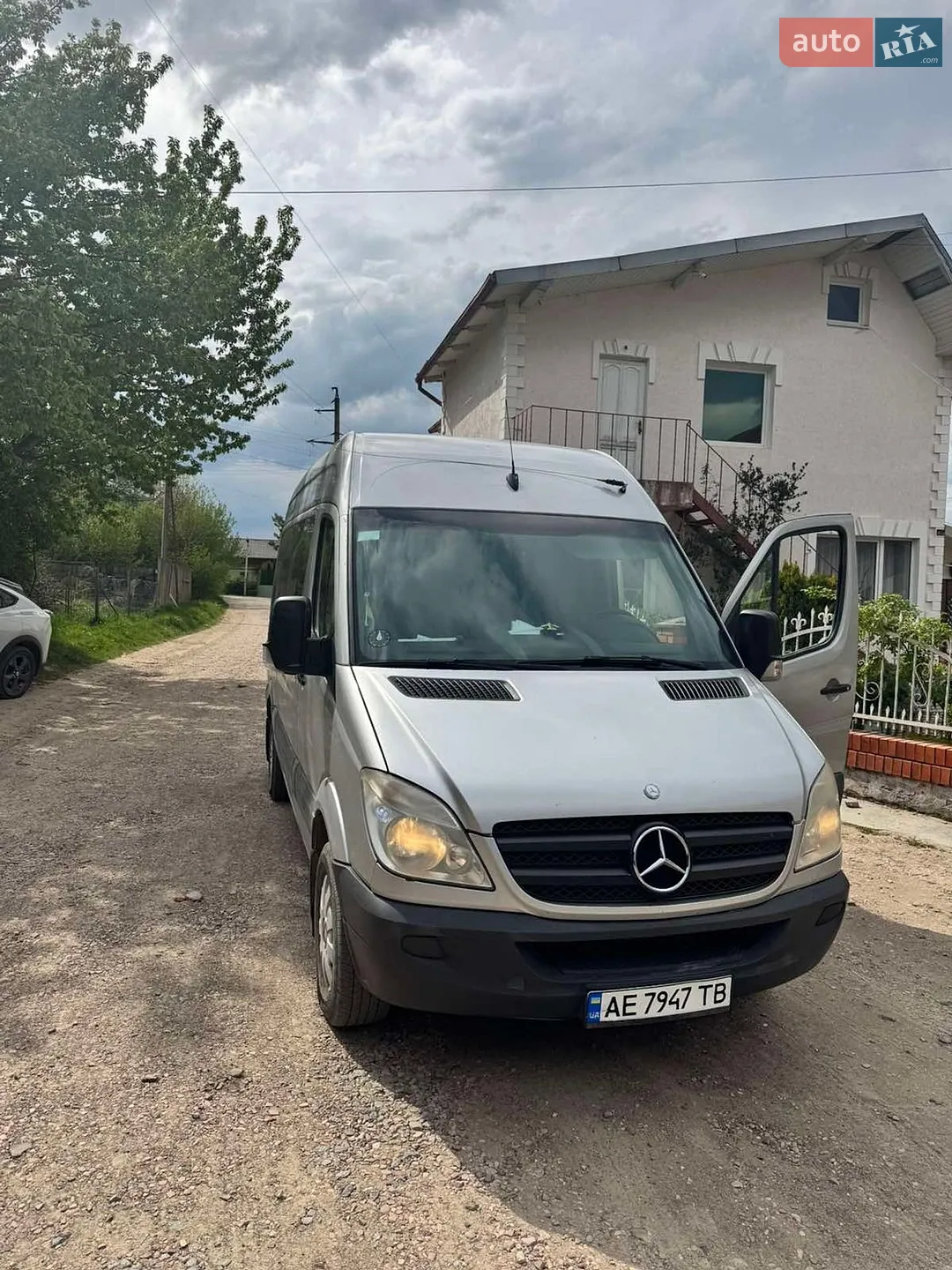2011 Mercedes-Benz Sprinter - мініатюра 2