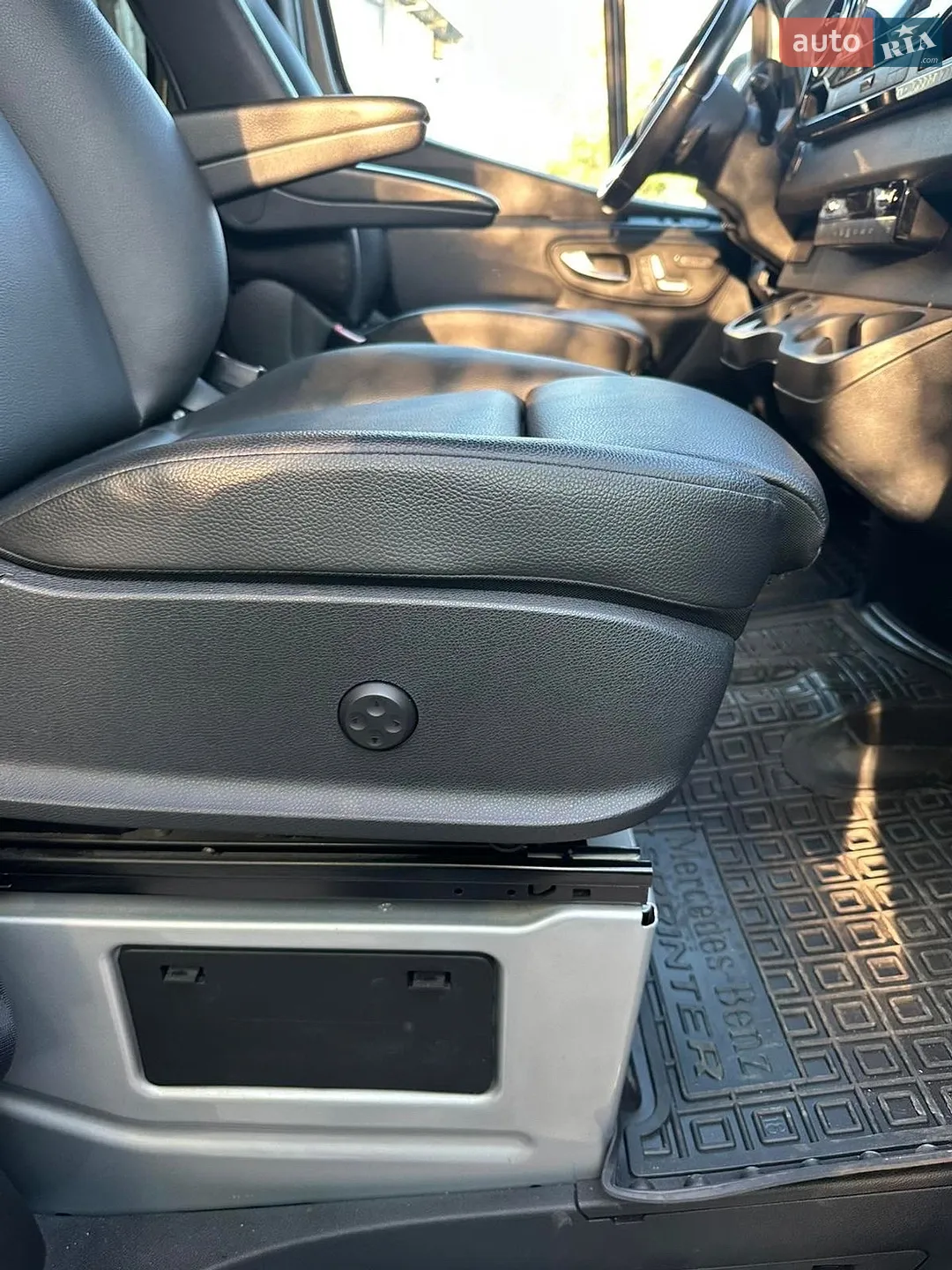 2020 Mercedes-Benz Sprinter - мініатюра 21
