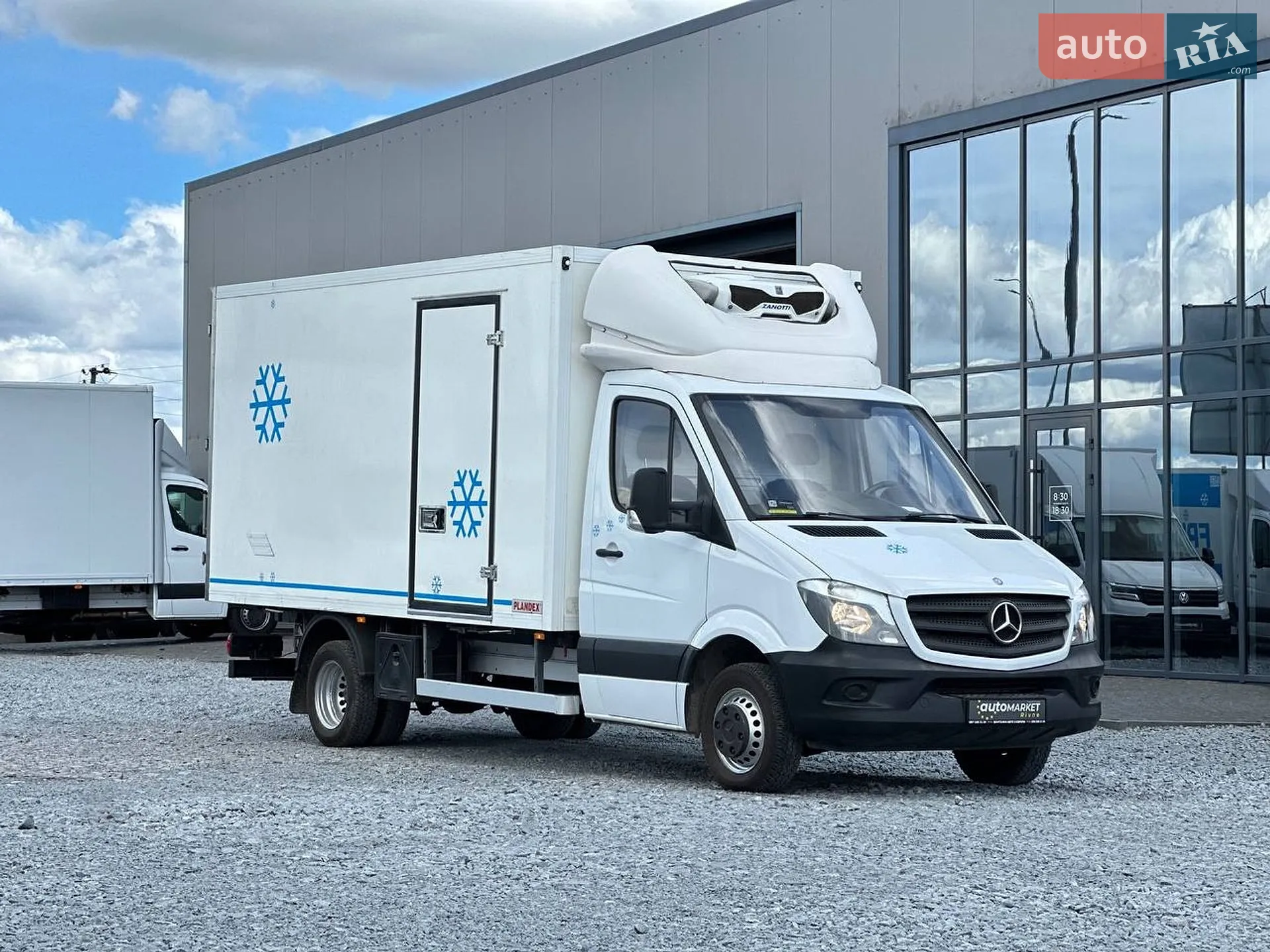 2019 Mercedes-Benz Sprinter - фото 1