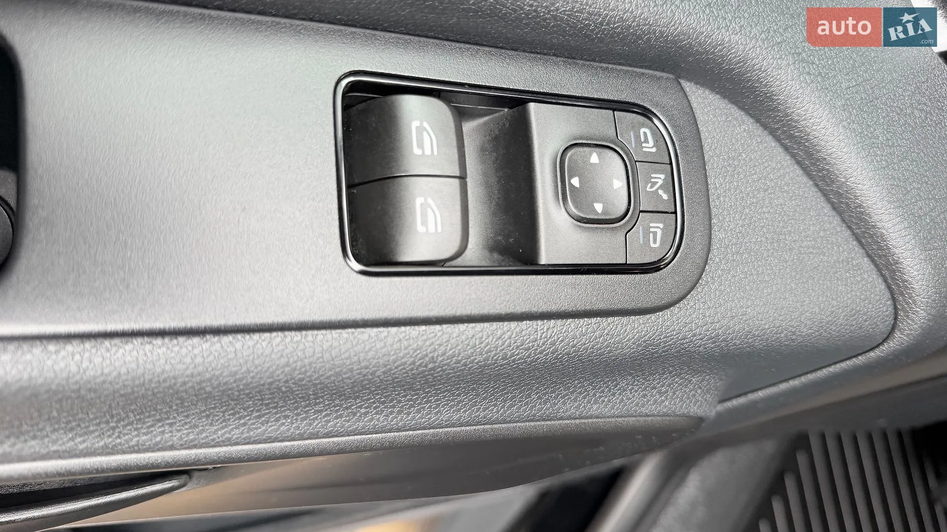 2022 Mercedes-Benz Sprinter - мініатюра 33