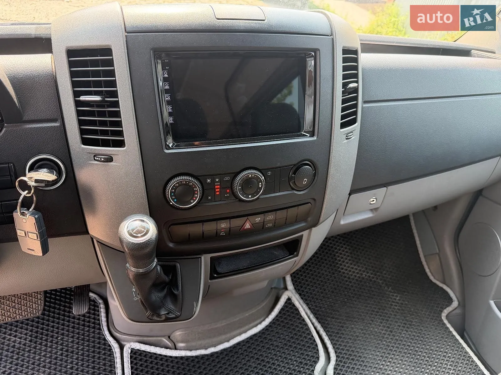 2014 Mercedes-Benz Sprinter - мініатюра 20