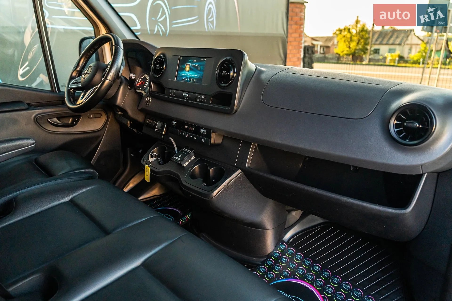 2019 Mercedes-Benz Sprinter - мініатюра 27