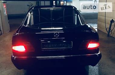 Седан Mercedes-Benz T1 2000 в Виноградове