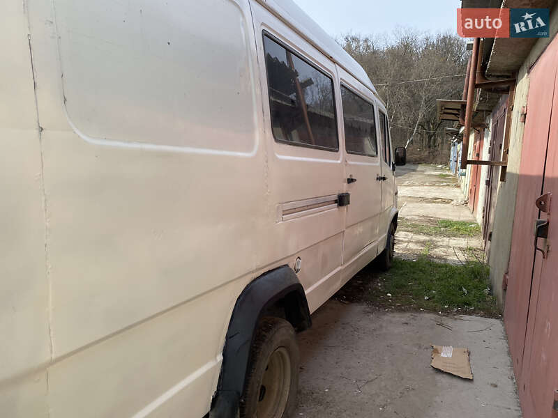 Другие автобусы Mercedes-Benz T1 1990 в Мукачево