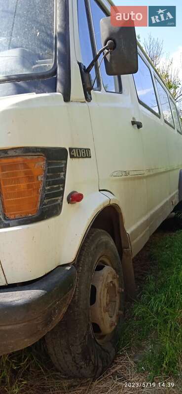 Микроавтобус Mercedes-Benz T1 1994 в Снигиревке