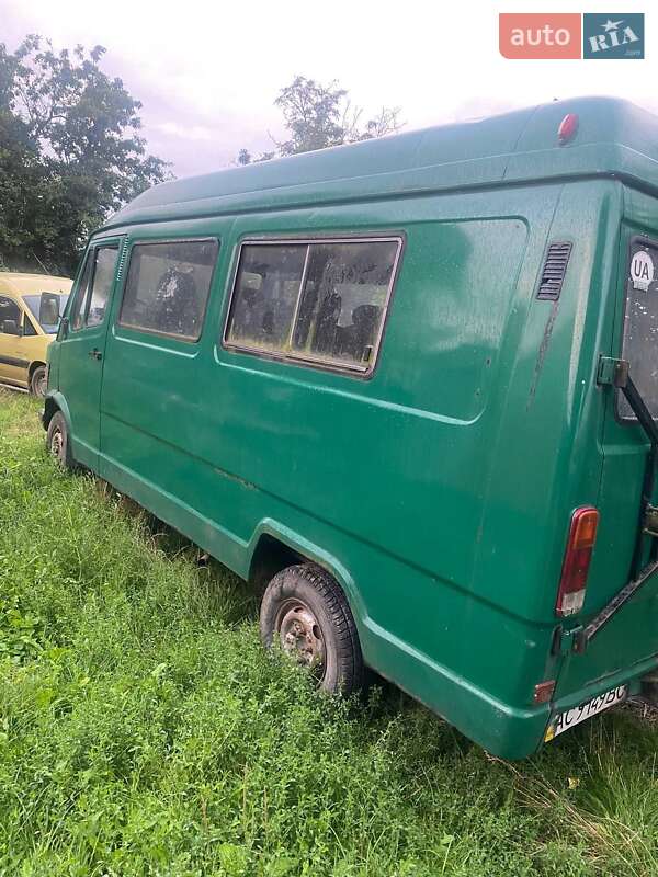 Минивэн Mercedes-Benz T1 1982 в Нововолынске