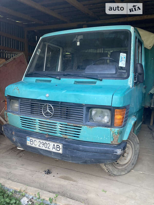 Грузовой фургон Mercedes-Benz T1 1992 в 