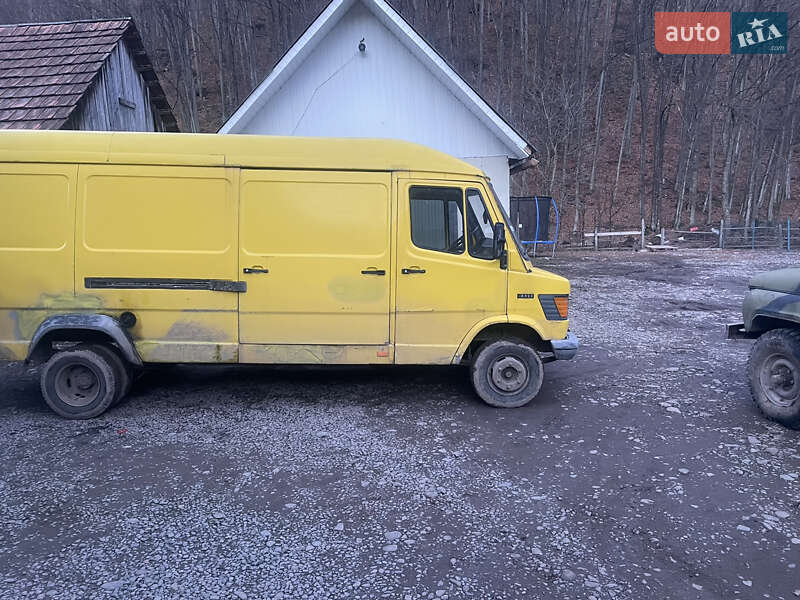 Грузовой фургон Mercedes-Benz T1 1990 в Мукачево