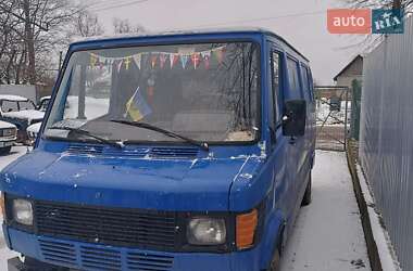 Вантажний фургон Mercedes-Benz T1 1988 в Долині