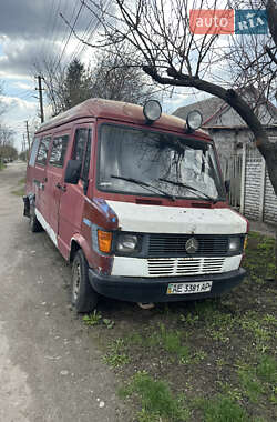 Грузовой фургон Mercedes-Benz T1 1993 в 