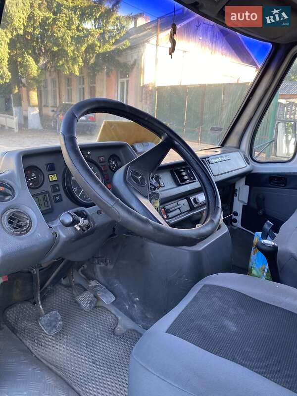 Вантажний фургон Mercedes-Benz T1 1992 в Городенці