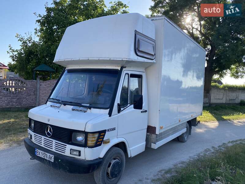 Вантажний фургон Mercedes-Benz T1 1992 в Городенці