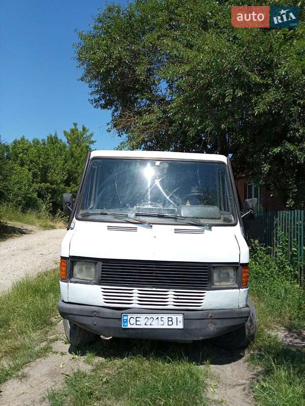 Вантажопасажирський фургон Mercedes-Benz T1 1994 в Хмельницькому