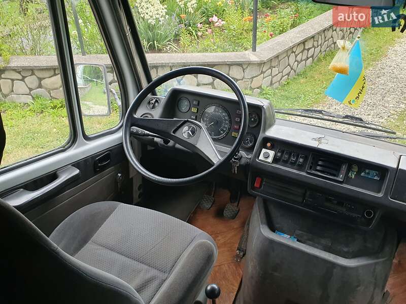 Грузопассажирский фургон Mercedes-Benz T1 1993 в Косове
