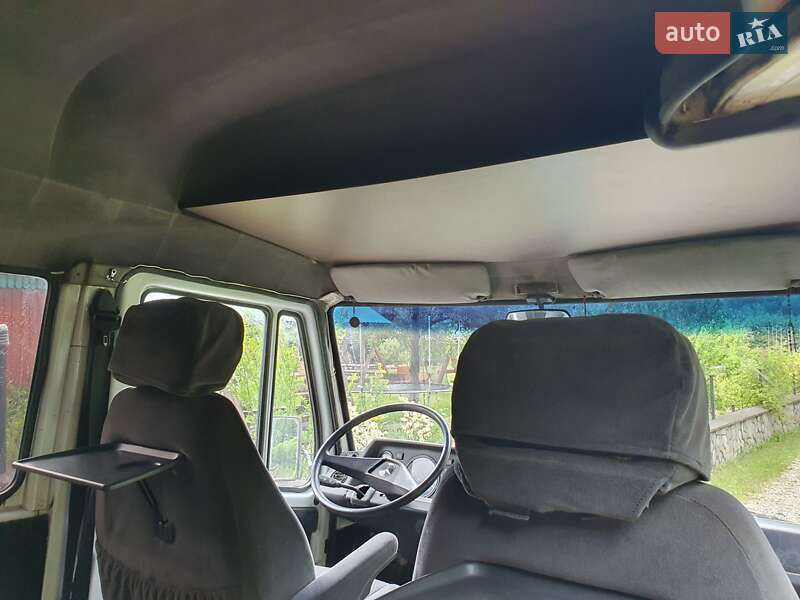 Грузопассажирский фургон Mercedes-Benz T1 1993 в Косове
