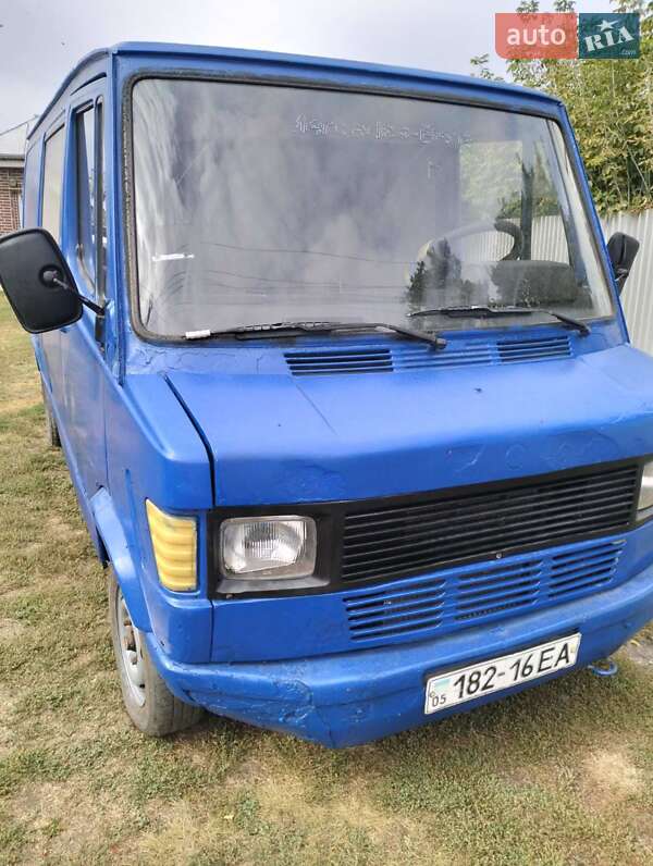 Другие автобусы Mercedes-Benz T1 1979 в Жашкове