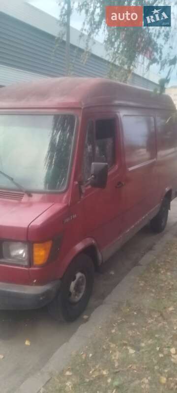 Грузовой фургон Mercedes-Benz T1 1994 в Киеве