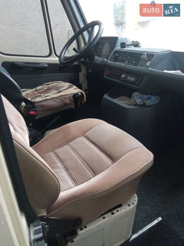 Вантажопасажирський фургон Mercedes-Benz T1 1994 в Береговому фото 4 Вантажопасажирський фургон Mercedes-Benz T1 1994 в Береговому