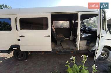 Мікроавтобус Mercedes-Benz T1 1990 в Чорткові