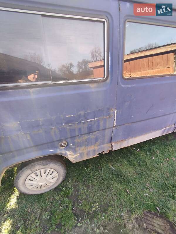 Вантажопасажирський фургон Mercedes-Benz T1 1993 в Старому Самборі фото 4 Вантажопасажирський фургон Mercedes-Benz T1 1993 в Старому Самборі