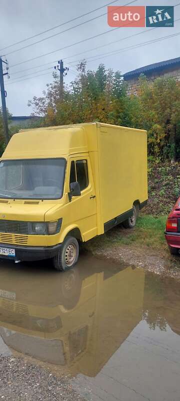 Грузовой фургон Mercedes-Benz T1 1996 в Черновцах