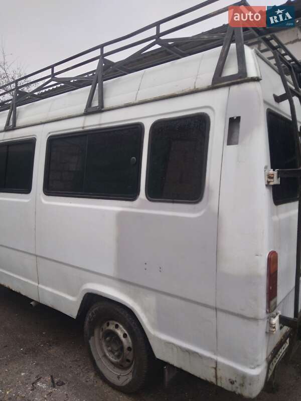 Грузопассажирский фургон Mercedes-Benz T1 1994 в Киеве