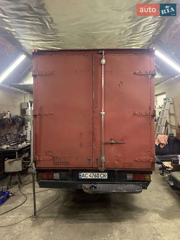 Вантажний фургон Mercedes-Benz T1 1988 в Любешові