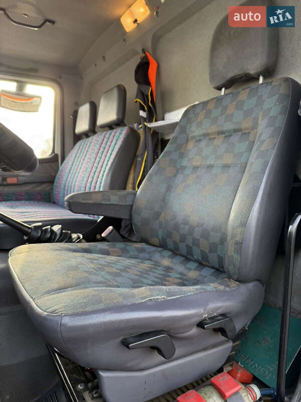 Вантажний фургон Mercedes-Benz T2 1997 в Дніпрі