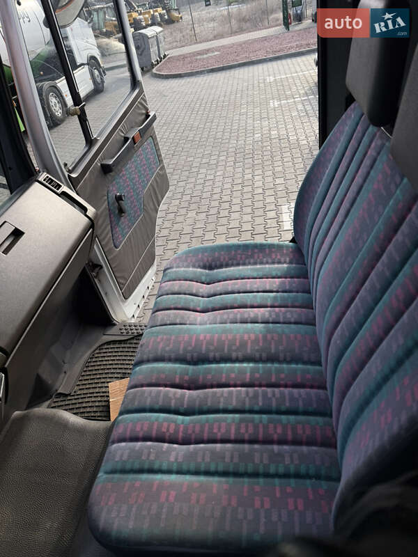 Вантажний фургон Mercedes-Benz T2 1997 в Дніпрі