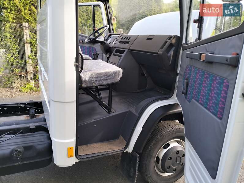 Шасі Mercedes-Benz T2 1995 в Рівному