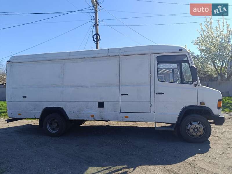 Грузовой фургон Mercedes-Benz T2 1990 в Николаеве