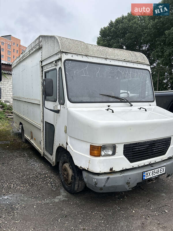 Грузовой фургон Mercedes-Benz T2 1992 в 