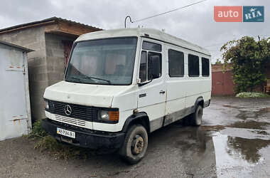 Вантажопасажирський фургон Mercedes-Benz T2 1993 в Вінниці