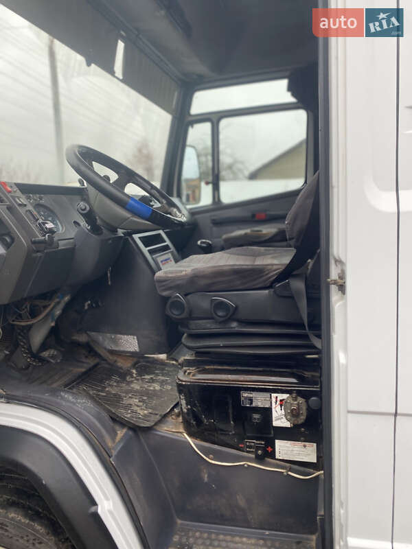 Грузопассажирский фургон Mercedes-Benz T2 1993 в Корце