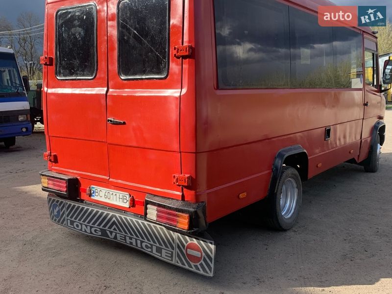 Пригородный автобус Mercedes-Benz T2 1995 в Львове