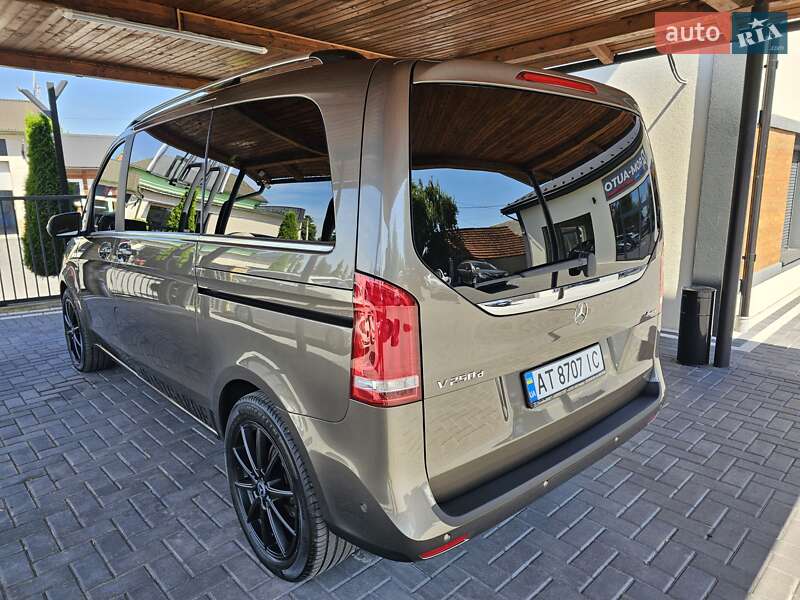 Минивэн Mercedes-Benz V-Class 2015 в Коломые