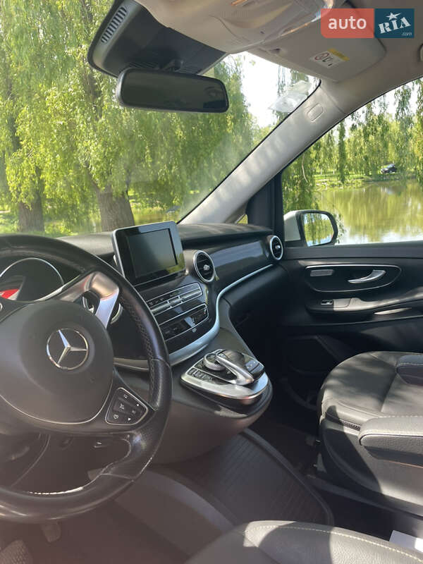 Минивэн Mercedes-Benz V-Class 2015 в Ровно