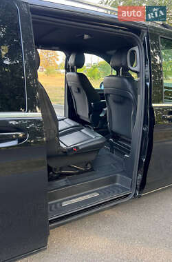 Минивэн Mercedes-Benz V-Class 2017 в 