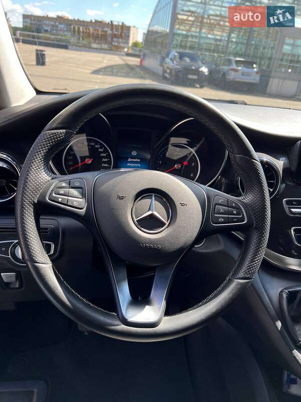 Минивэн Mercedes-Benz V-Class 2021 в Киеве